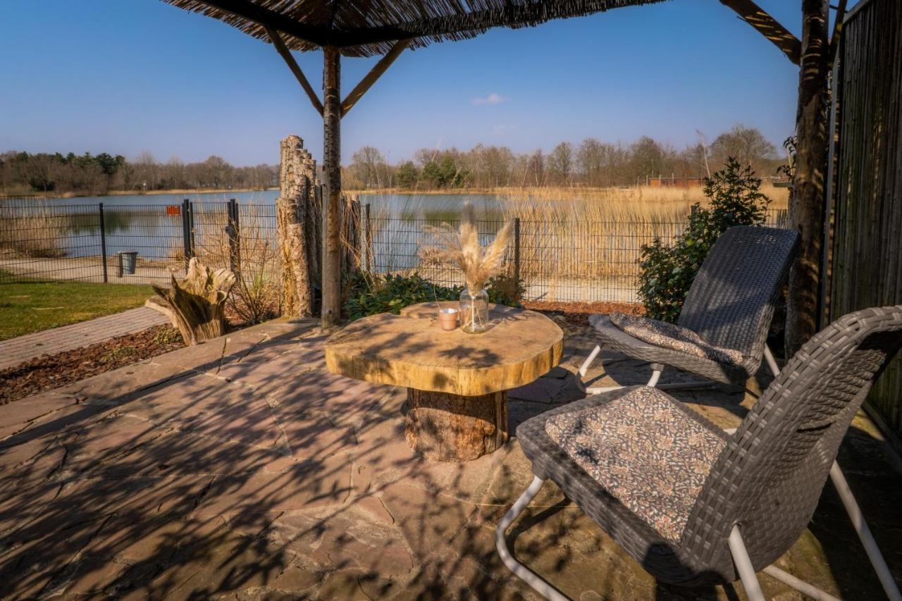 Drents Genieten - Lavendelheide Met Uitzicht Op Het Water Erm Exterior photo