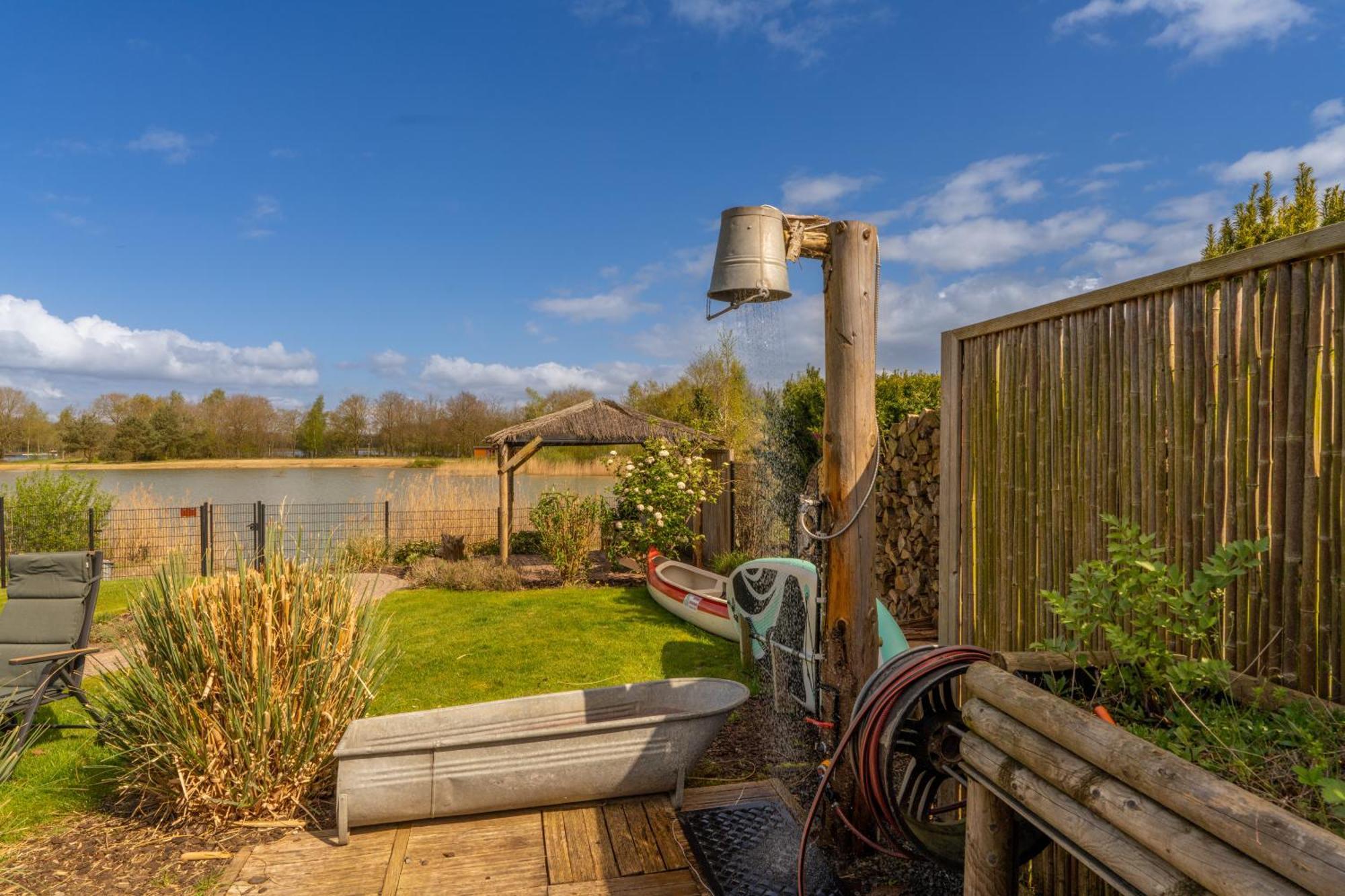 Drents Genieten - Lavendelheide Met Uitzicht Op Het Water Erm Exterior photo