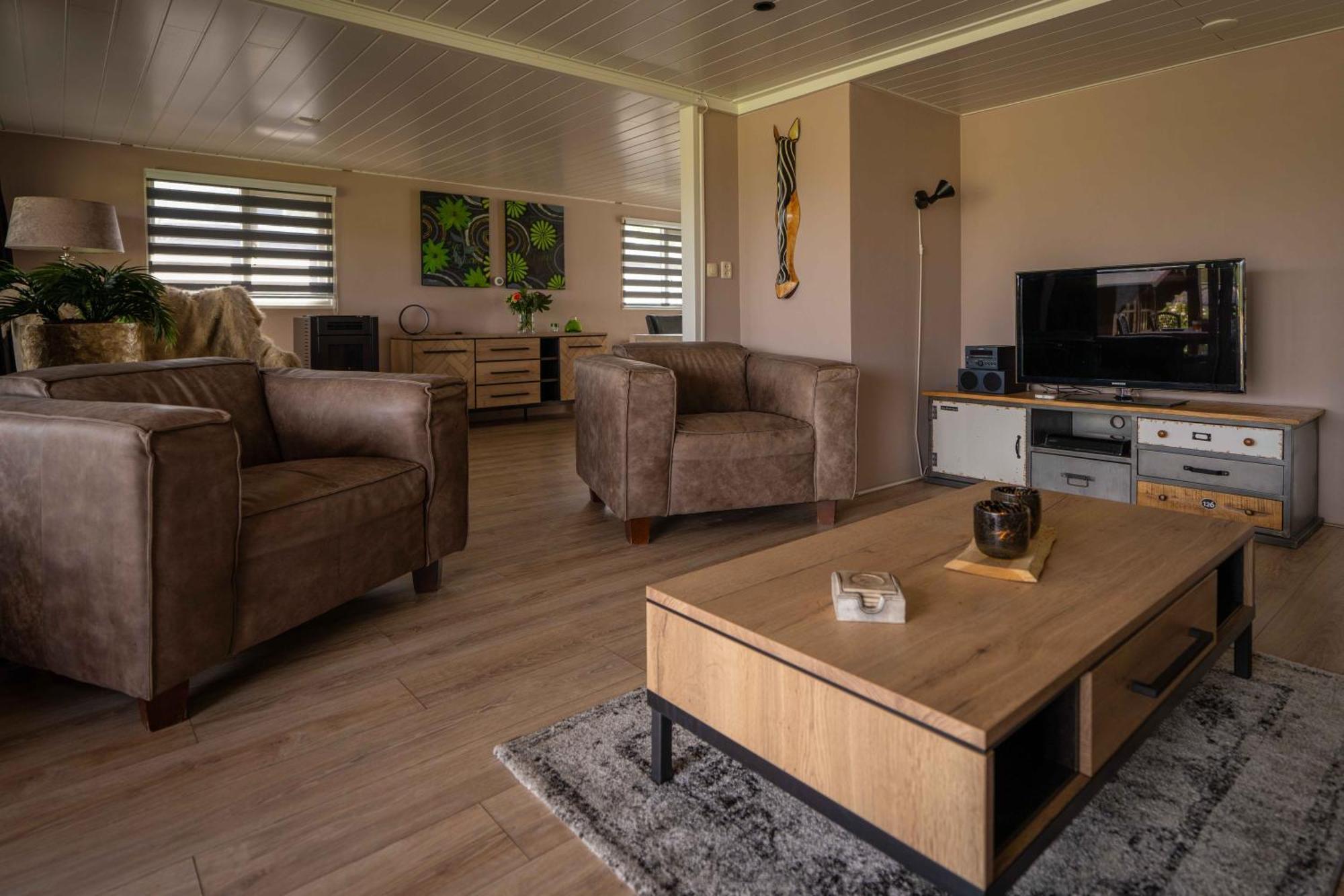 Drents Genieten - Lavendelheide Met Uitzicht Op Het Water Erm Exterior photo